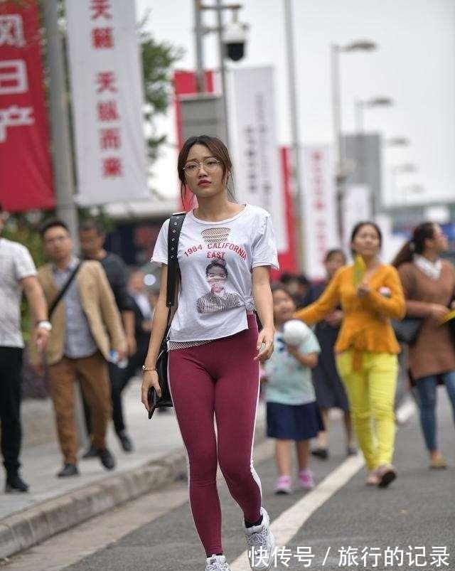 减龄 华丽优雅的瑜伽裤减龄时髦有气质,透出不凡的格调,精致生动!