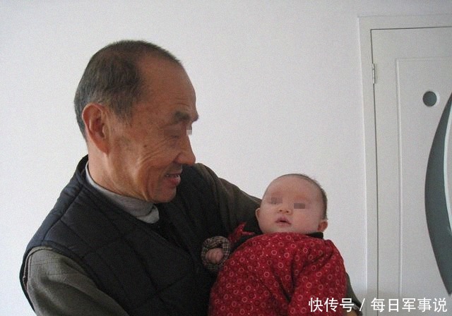 文艺|孙女姓“朱”,爷爷给取了个文艺名字,奶奶听后怒了:倒着念试试