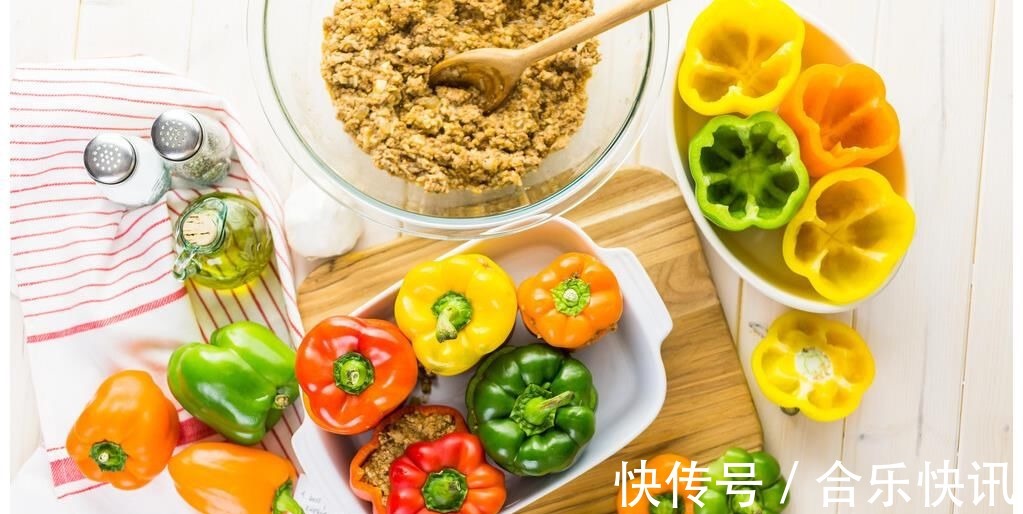 钙质|鱼是骨质疏松的帮凶?医生警告:3种鱼肉常吃,铁骨也扛不住