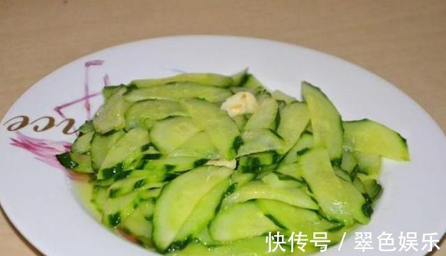 南方人一家4口的晚餐,花了80元做了8菜1汤,北方人看不下去