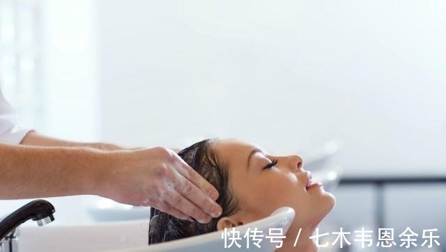 发丝|头发隔多久洗一次最好,很多人一直都做错了,难怪头发越掉越多