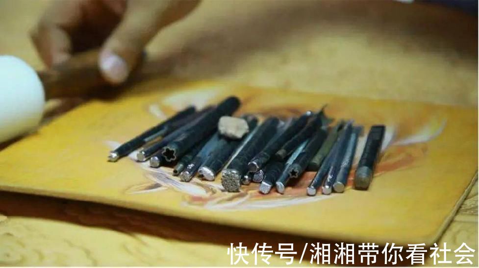 皮艺#蒙古族皮艺妙笔雕“画”