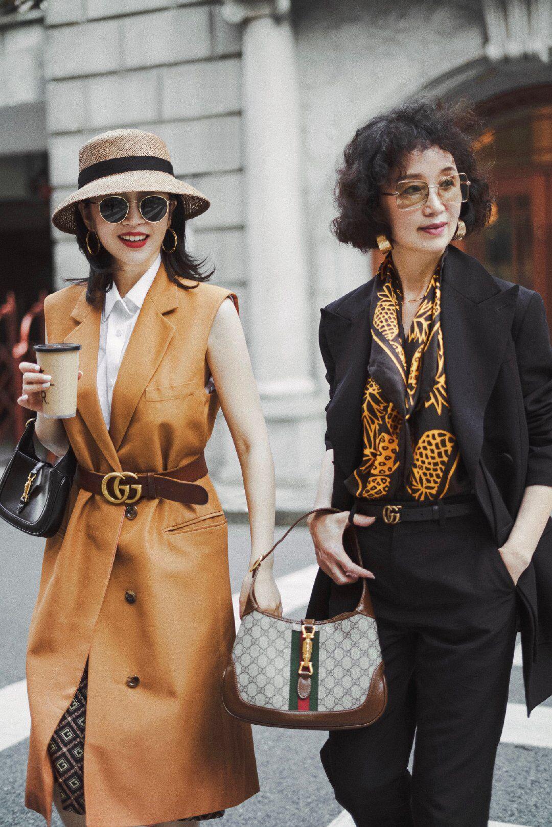 三木和57岁老妈比美!掌握2大穿搭准则,轻松凹出冬季造型