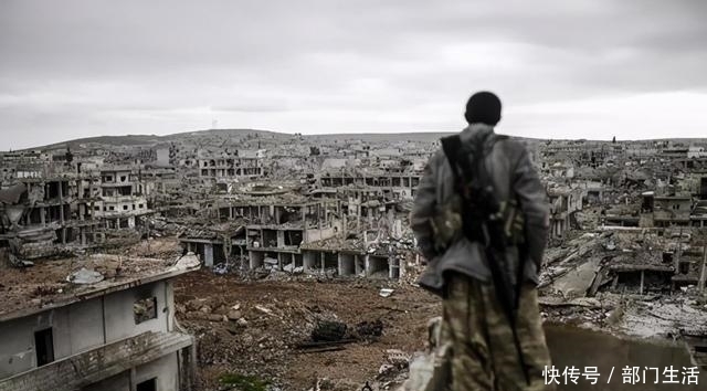 躲避|缅甸父子为躲避战乱,在森林活了41年,儿子看见女人稀奇