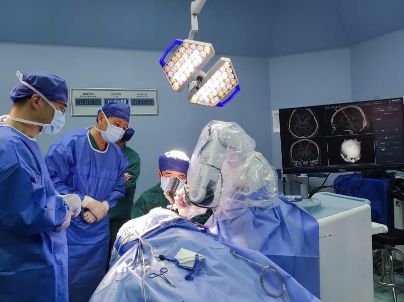 治疗|湖南首例“机器人植入脑起搏器治疗难治性癫痫”手术完成