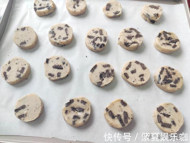 奥利奥|做饼干的时候加点奥利奥，不用打蛋器简单省事，香酥可口百吃不腻