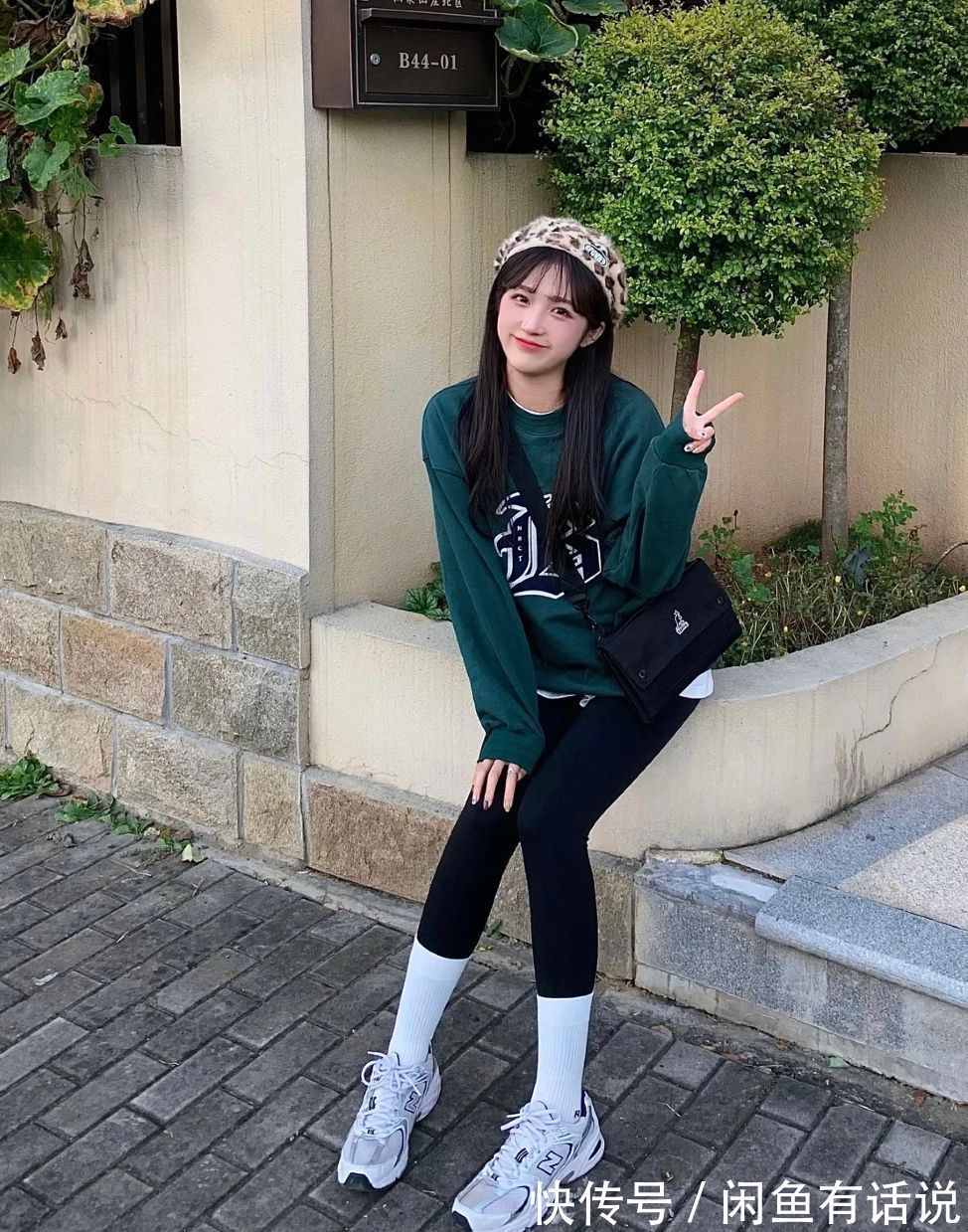 保暖|女人过冬还是绕不开“打底裤”,现在流行搭配中袜穿,保暖又时髦