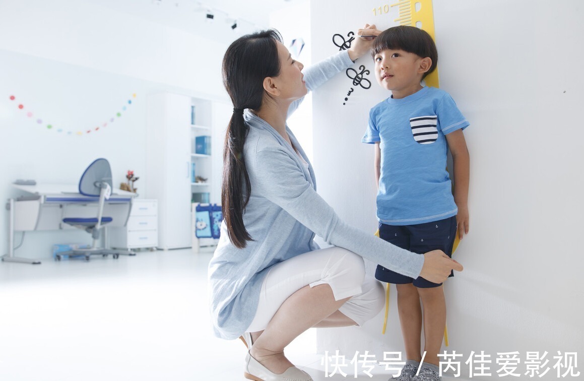 营养元素|有些水果比骨头汤更易让孩子长高,父母喂错了,当心他矮人一截