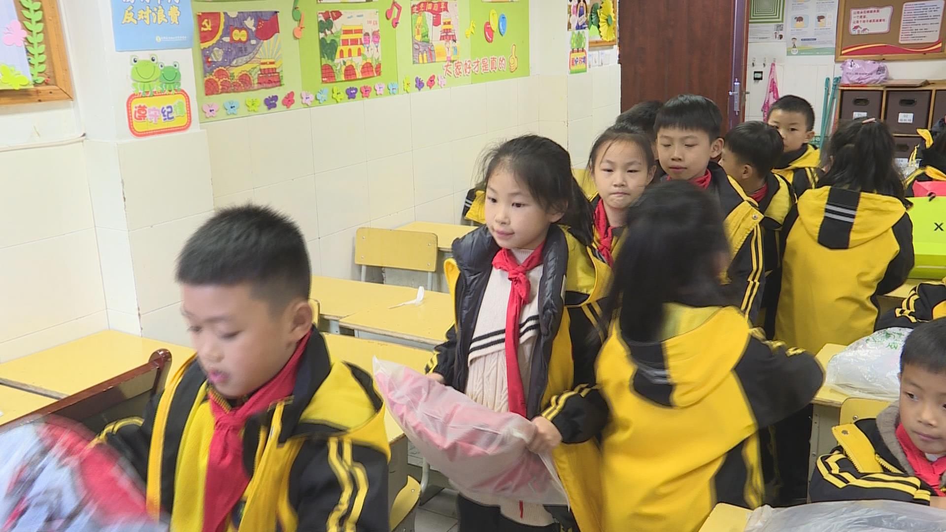 黄加佳|超暖心！把冬日暖心送往新疆，丽水这个小学的学生太有爱了！