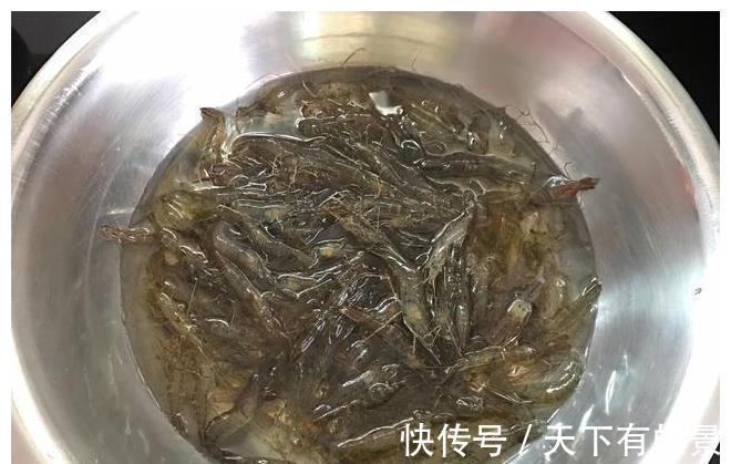 炝一炝|小河虾最具特色的做法，炝一炝就好，端上桌，10分钟光盘