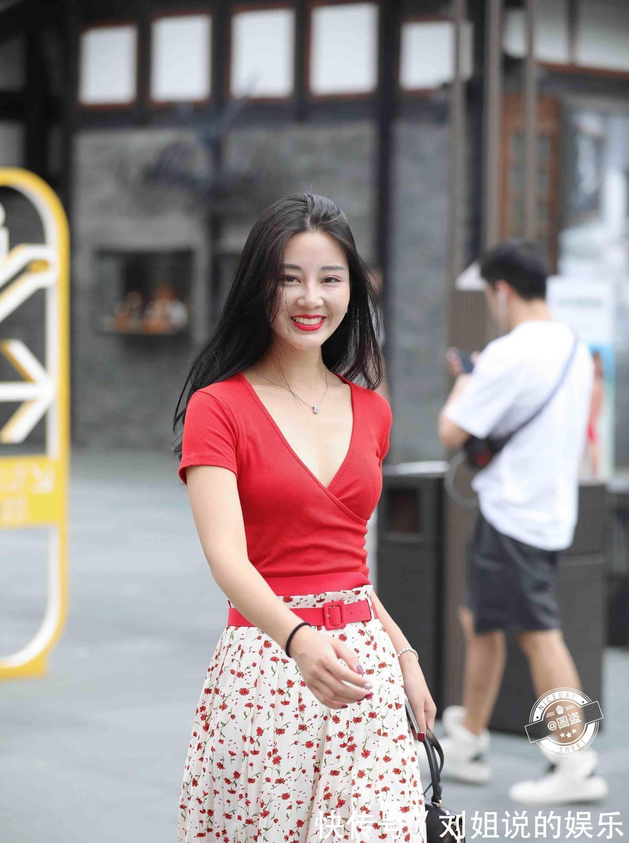 连衣裙|美丽优雅的连衣裙穿搭更显文雅范,彰显民国名媛风采,时尚十足