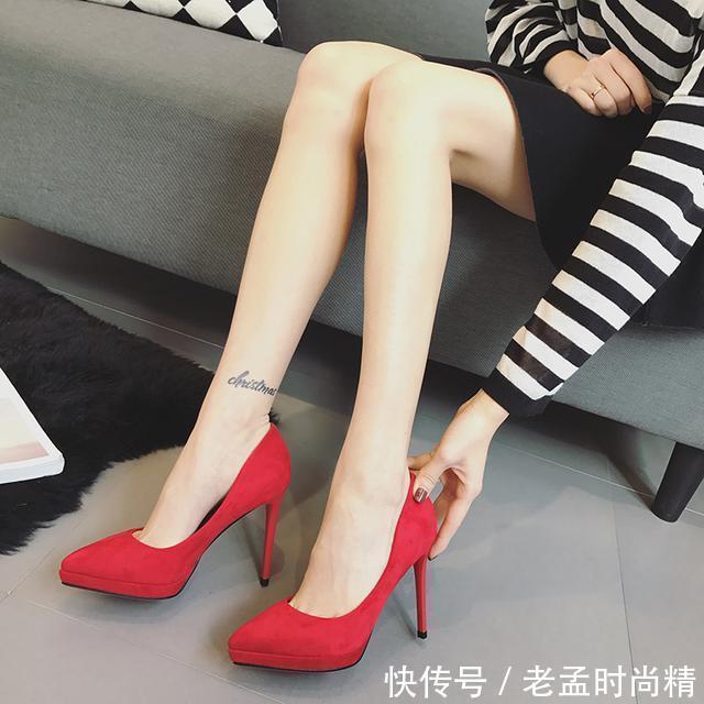 女人想要性感撩人,不拥有一双尖头高跟鞋怎么能行