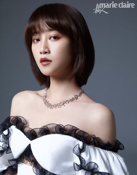 蓝盈莹重回浪姐舞台，网友：野心写在脸上，怪不得曹骏和她分手