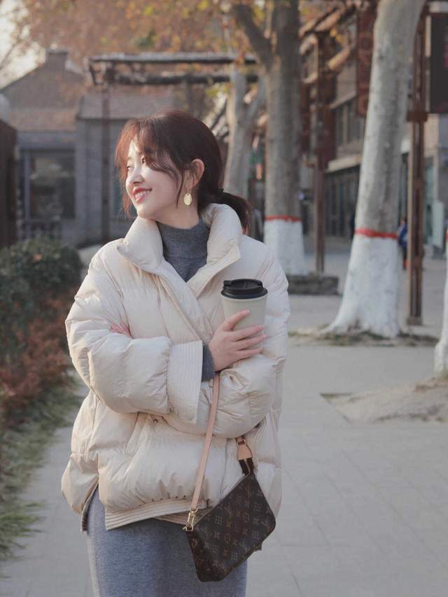 臃肿|秋冬,学会这几种羽绒服穿搭法,让你告别臃肿,穿出好气质