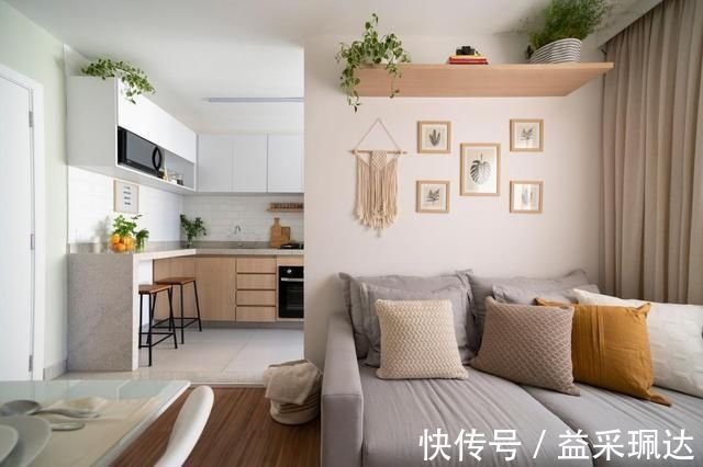 蜗居|虽然没阳台,也没有书房,但布置温馨,小夫妻蜗居52㎡的家也满足