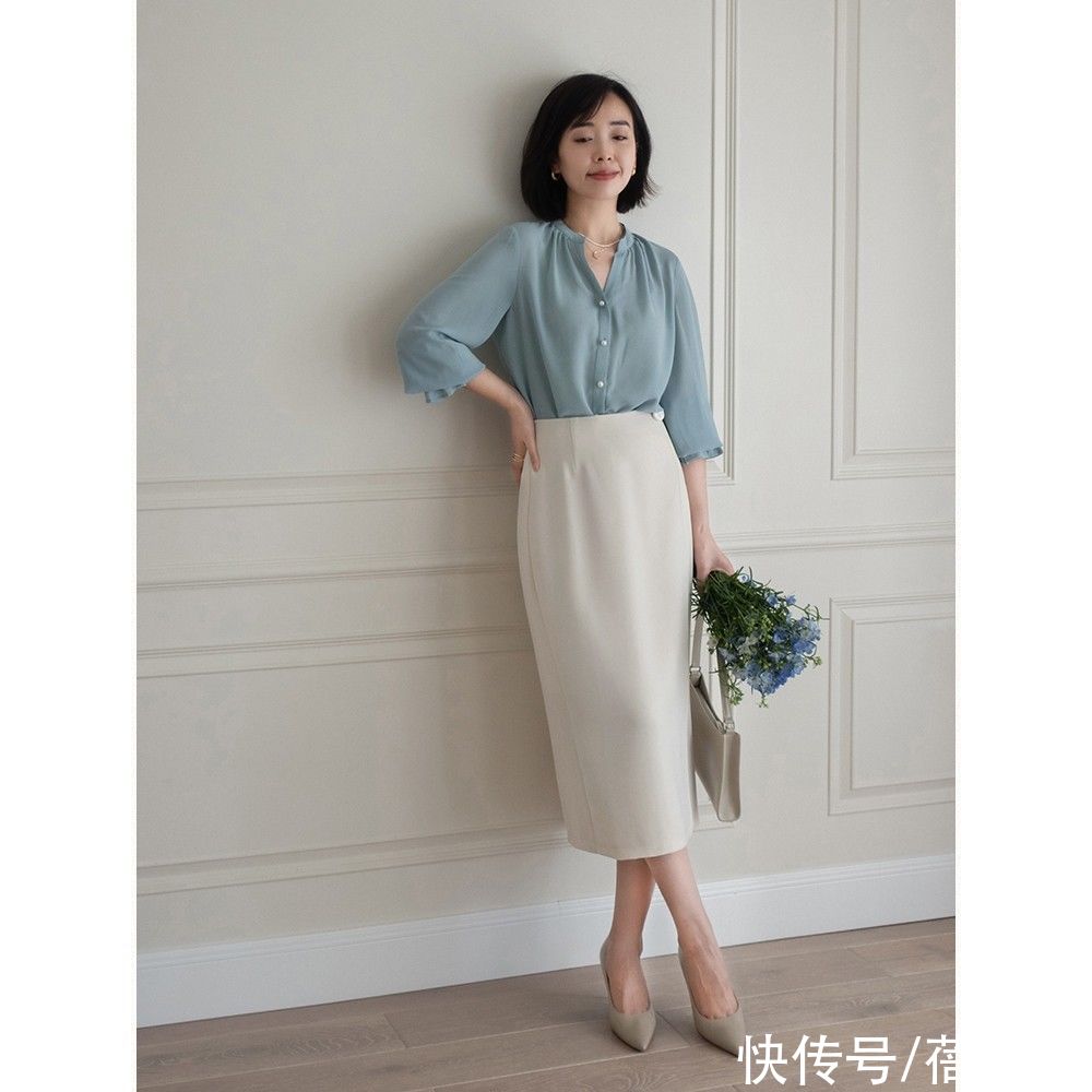 白色衬衫|女人一定要学会穿“衬衫”！早秋11套简约搭配look，减龄又气质