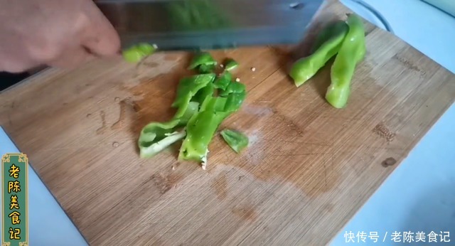 够吃|家常菜番茄炒土豆的做法,开胃营养又下饭,一大盘都没够吃