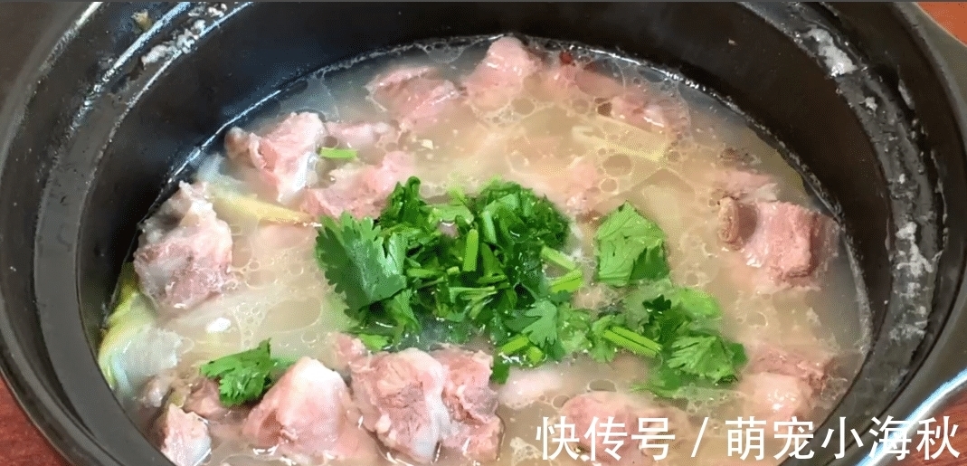 正确做法|炖排骨时,有人先焯水,有人直接炖,大厨:都不对,教你正确做法