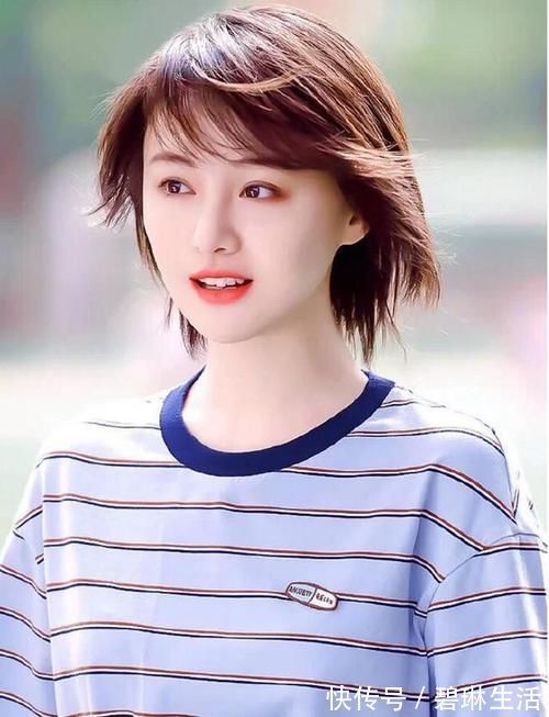 酒窝|还在剪“波波头”?别土了!现如今流行“酒窝短发”,可爱显脸小