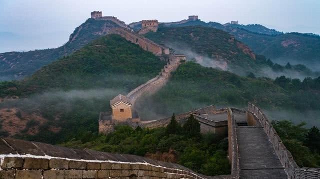 材料|万里长城为何“千年不倒”?古代人用的这材料,现代人却拒绝使用