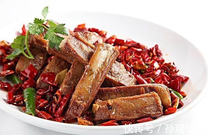 美食|美食推荐风吹排骨，辣炒鱿鱼卷，口味魔芋豆腐，萝卜羊肉煲