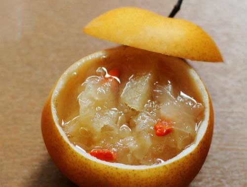 简单|入冬,我家这样吃梨,简单一蒸,清爽润嗓营养高,大人小孩都能吃