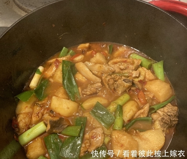 芋儿鸡,鸡肉很鲜嫩,味道非常好