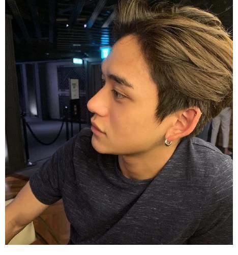 耳洞|《奔跑吧》黄旭熙耳朵上一直贴着胶布，真实原因让人心疼，一般人可想不到