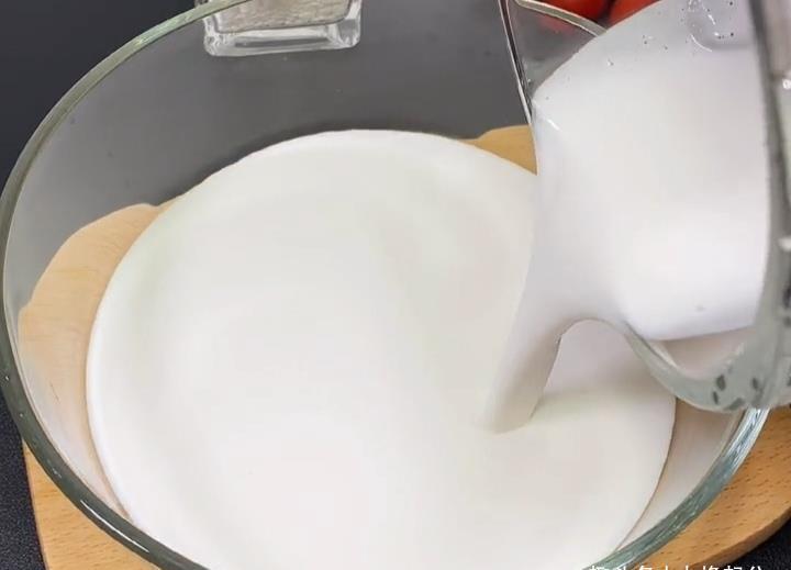 不用牛奶不用蛋，冬天喜欢吃的小点心，香甜可口，自己做挺简单