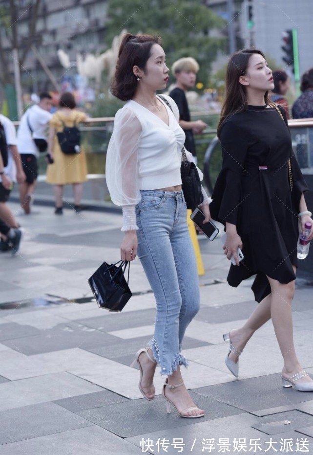 穿搭 上衣裹个“塑料袋”实在没看懂,裤脚长毛形成“喇叭裤”不舍得扔