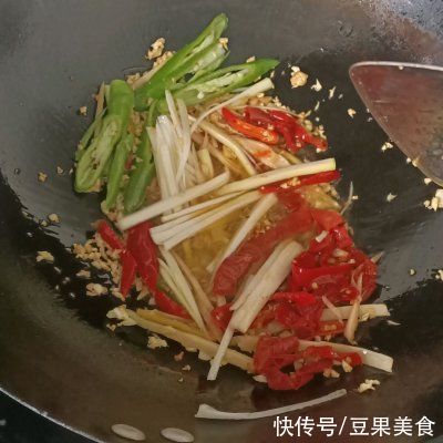  没停|这道鸭肉新吃法爆炒鸭肉丝一上桌，我的筷子就没停过