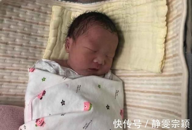 侏儒症|侏儒症女与无臂男生娃,孕期称畸形就引产,孩子出生后让人感慨!