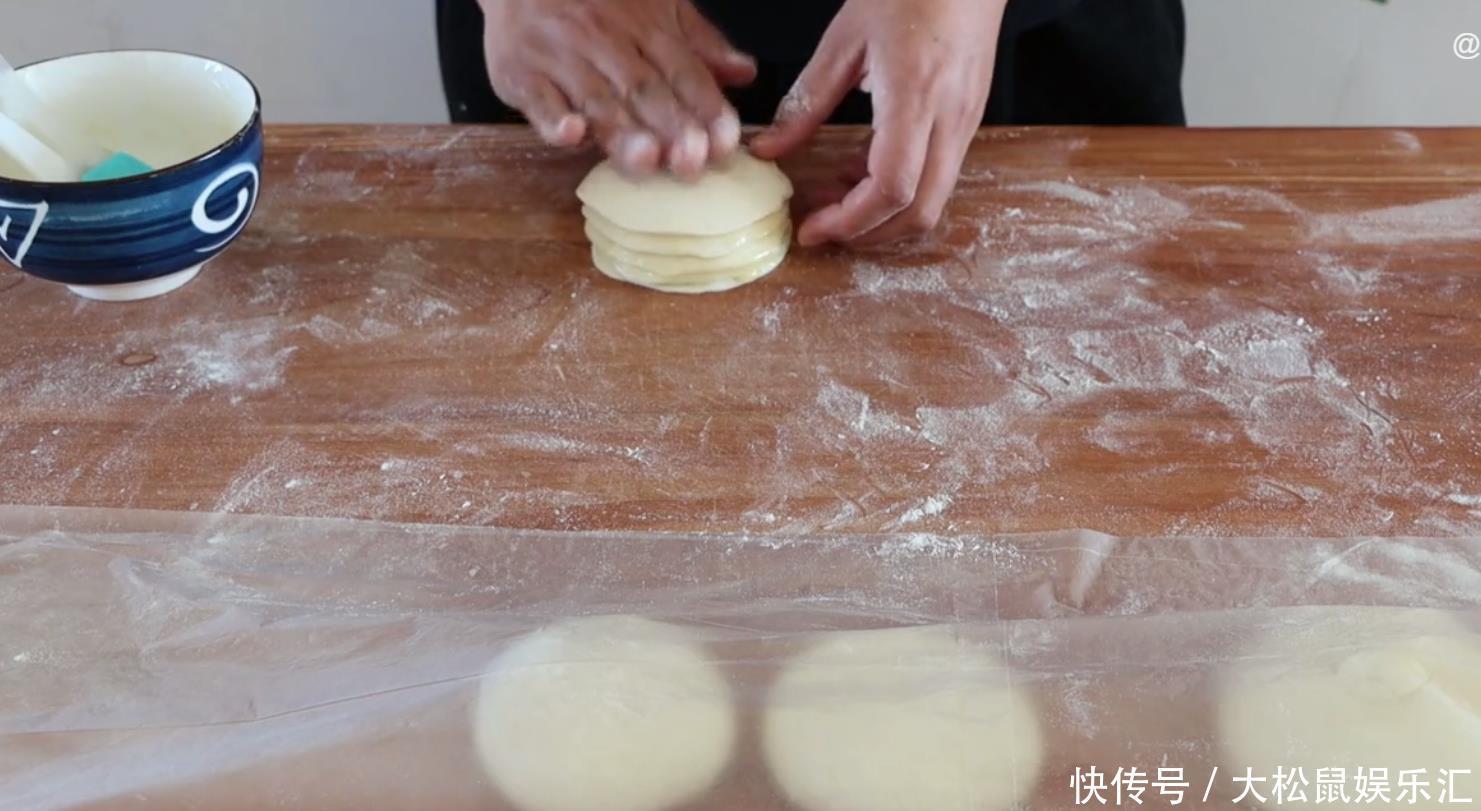 学会这个和面配方:做出家常饼,口袋饼,春饼,个个柔软好吃