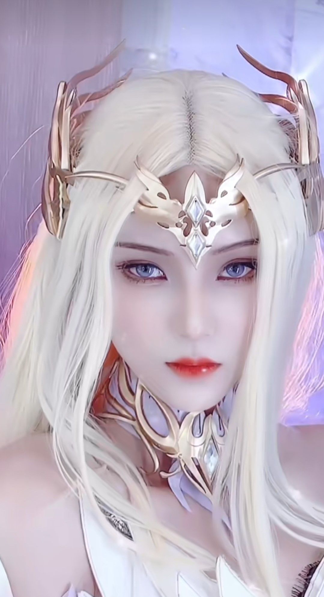 斗罗|女神再度COS千仞雪,颜值相比上次更精致,近距离美感也十足