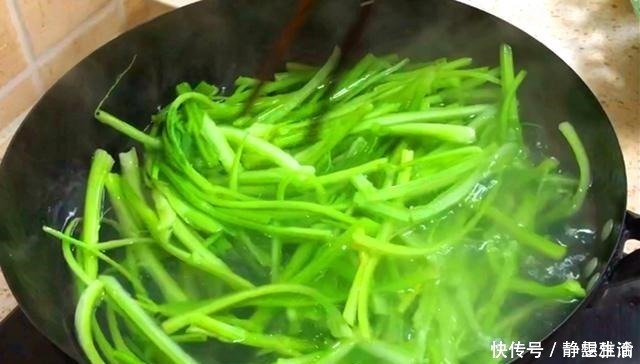 芹菜饺子|用它包饺子，比白菜韭菜鲜，再贵也要吃，我家一周吃4次，太香了！