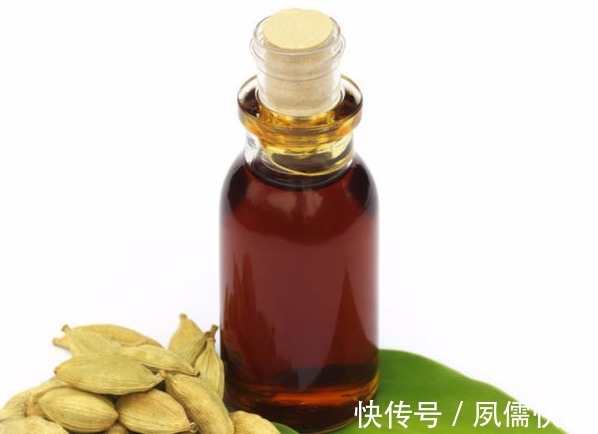 睡眠质量|洗澡后,在脚底上涂点藿香正气水,不出一星期,3个好处不请自来