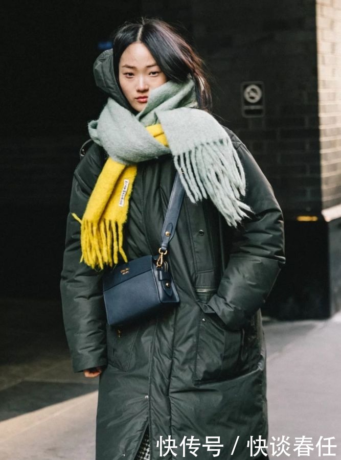 大衣+围巾=冬日最强搭配!温暖时髦、超显脸小,不穿你就真输了