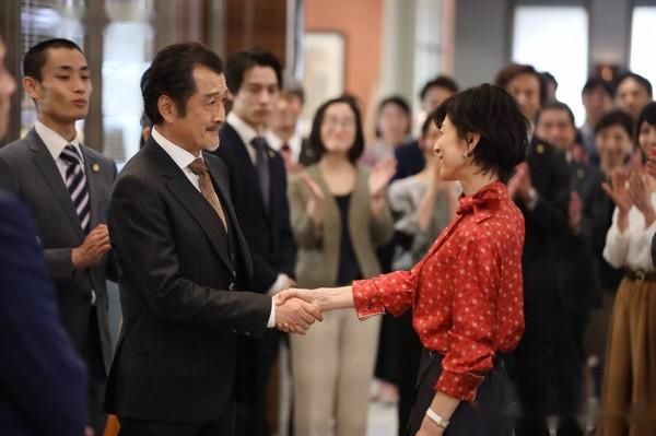 今晚 金装律师2 第2话 黑木瞳 佐户井贤太友情出演 快资讯