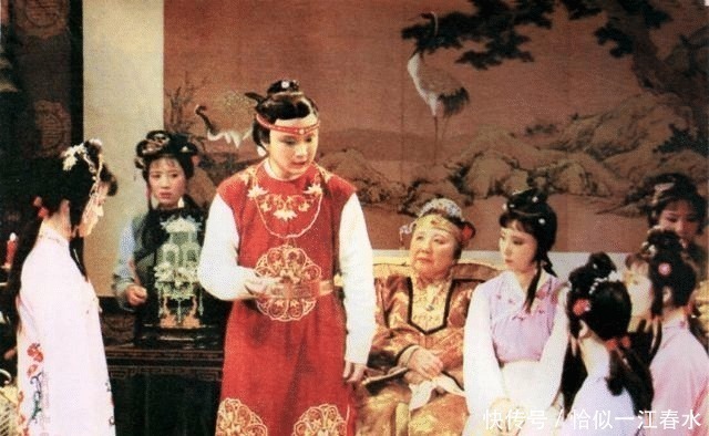 迎春$探春骂王熙凤的话,揭开了李纨的真面目,为自己挣下玫瑰花的诨号