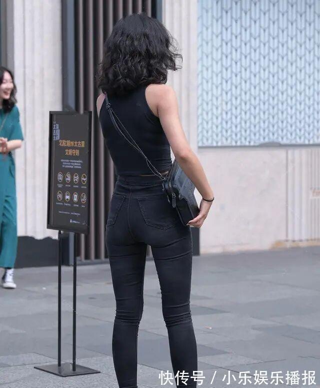 高筒靴|洋气显瘦的打底裤穿搭彰显柔美气息,无惧寒冷露出脚背,彰显个性