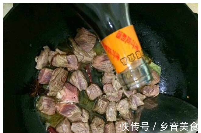 剩饭|婆婆把剩饭和牛肉放锅里，半小时后，酱香浓郁，上桌必被抢光！