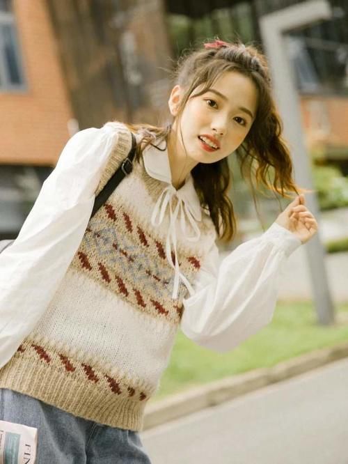 还在单穿毛衣？“衬衫＋毛衣”的叠搭才够吸睛！时髦显瘦还洋气