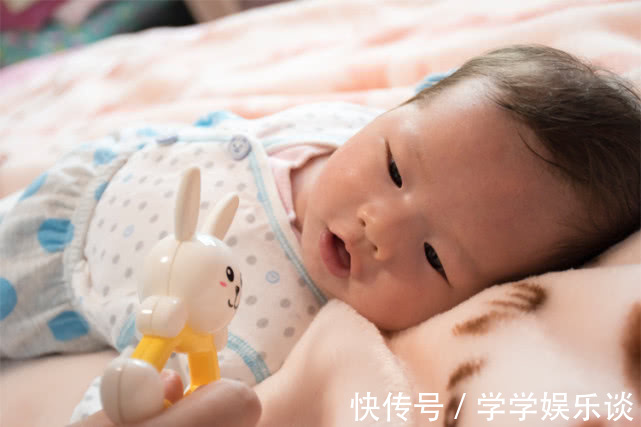 宝宝|宝宝明明很困了却拼命反抗哄睡，是咋回事儿可能有5个原因