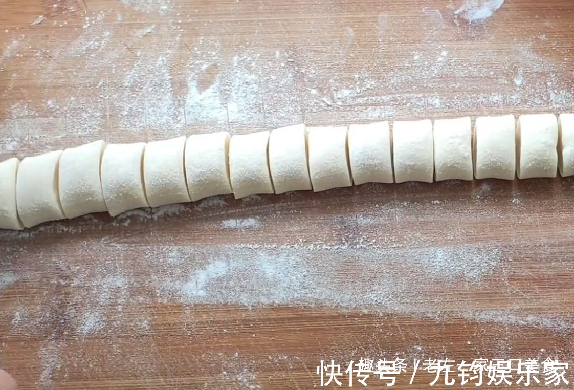 不用发面，一次醒发成型的奶香小馒头做法，一口一个，孩子超喜欢