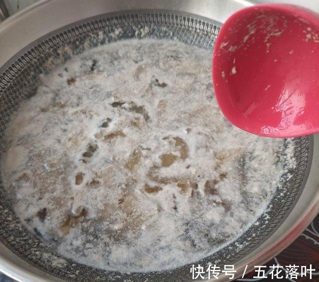 红油|红油猪肝面，香辣过瘾，顺滑爽口！