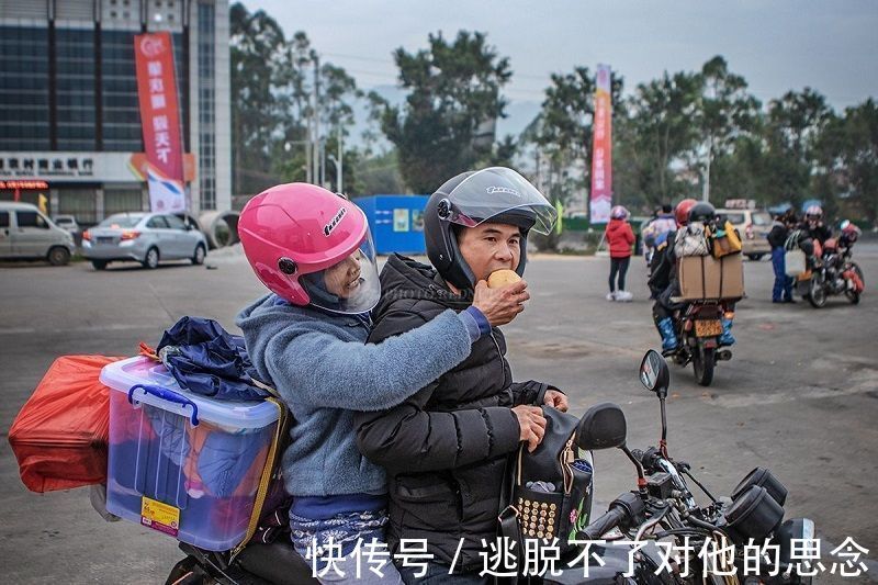 浩浩|幼儿园开家长会，这位特别的“脏爸爸”，让大家忍不住感动落泪