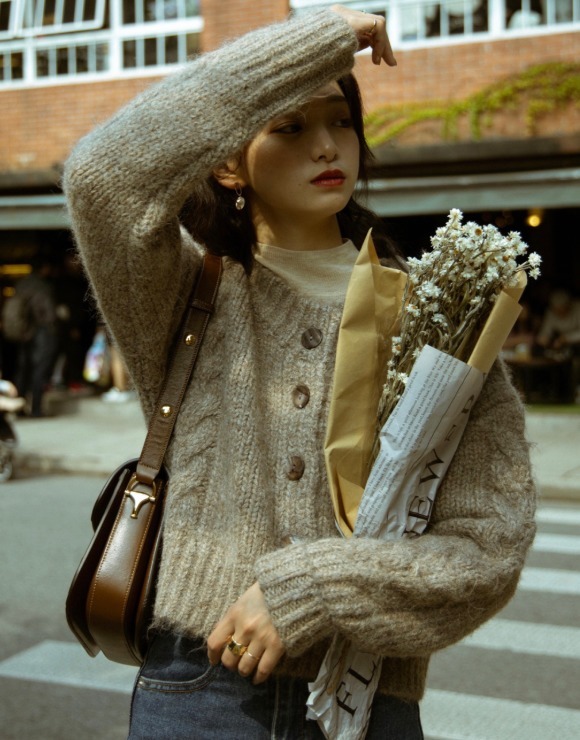 博主|入冬怎么穿又暖又美?试一试“毛衣”穿搭,提升气质又温柔优雅!