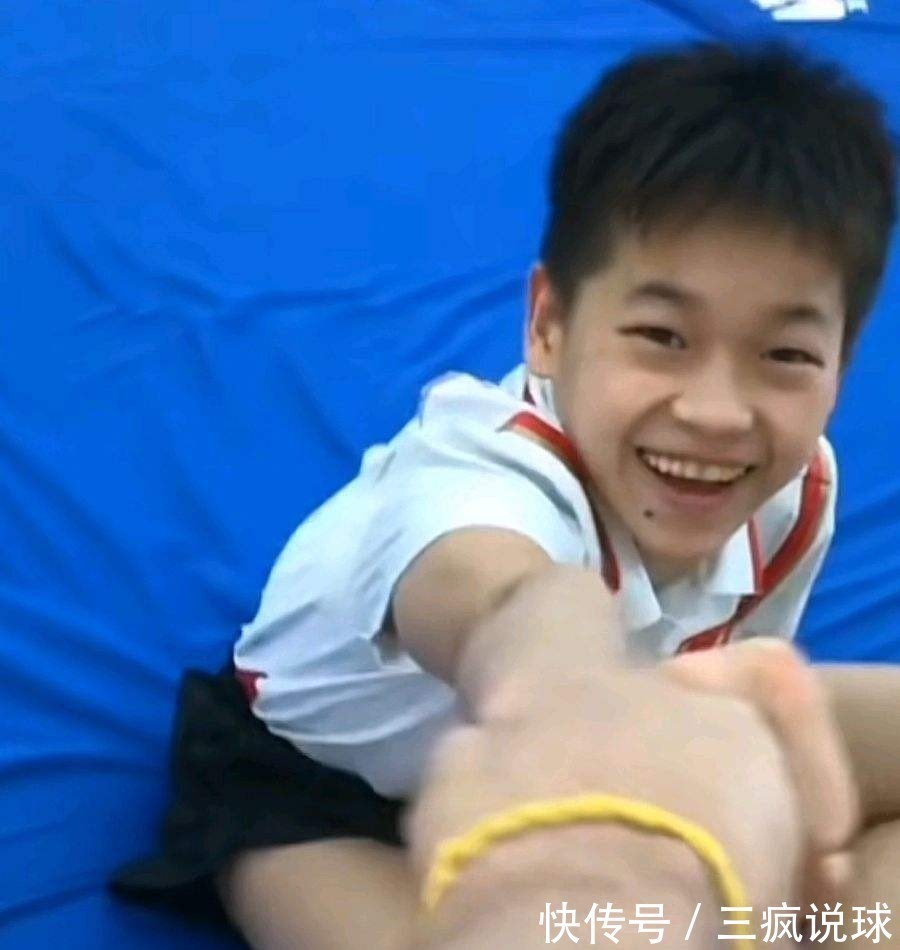 高曝光度|全红婵久违亮相!长高了,头发留长+瘦了不少,女大十八变更漂亮