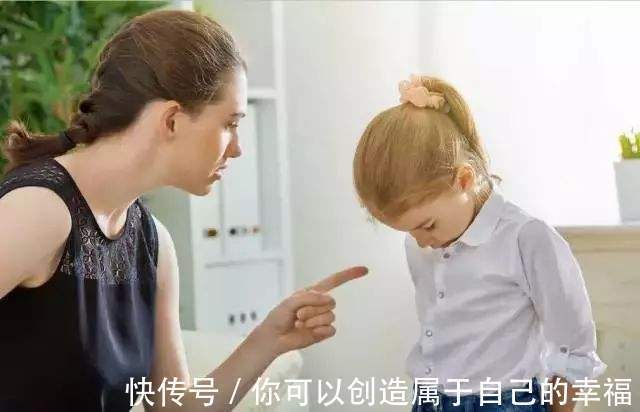 妈妈|男孩高铁上买了三份饭，被妈妈大声斥责，乘客：孩子要被教坏了