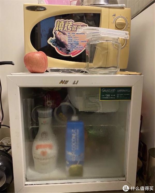 屋子|生活艺术家 篇三十二:买不起房的香港夫妻,住在9㎡的小屋里,他们却说:住出了幸福感